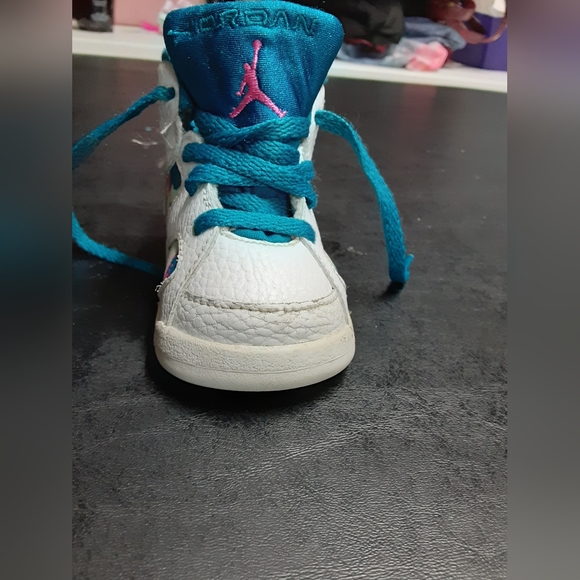 COPY - Nike Jordan's size 4c toddlers - Picture 5 of 11